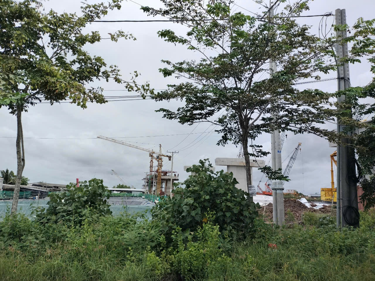 Việc đầu tư xây dựng cầu qua sông Gành Hào nhằm từng bước hoàn thiện hệ thống hạ tầng giao thông theo quy hoạch được phê duyệt của hai tỉnh Bạc Liêu, Cà Mau. Việc đầu tư xây dựng cầu qua sông Gành Hào nhằm từng bước hoàn thiện hệ thống hạ tầng giao thông theo quy hoạch được phê duyệt của hai tỉnh Bạc Liêu, Cà Mau.