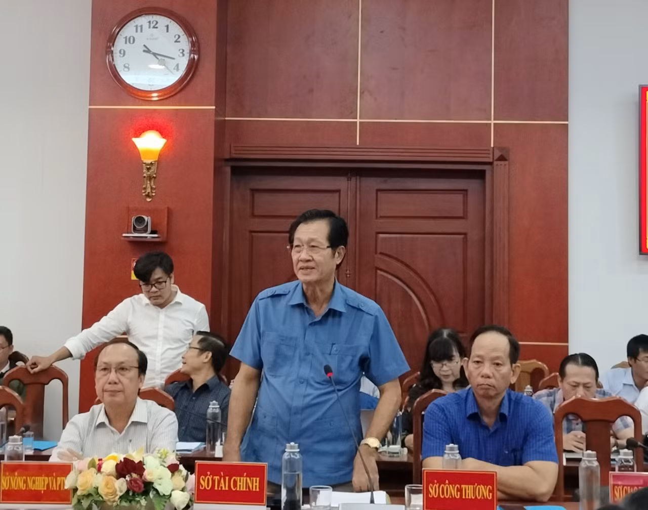 Ông Đoàn Quốc Khởi - Giám đốc Sở Tài chính Cà Mau chia sẻ tại buổi họp báo quý I/2024.