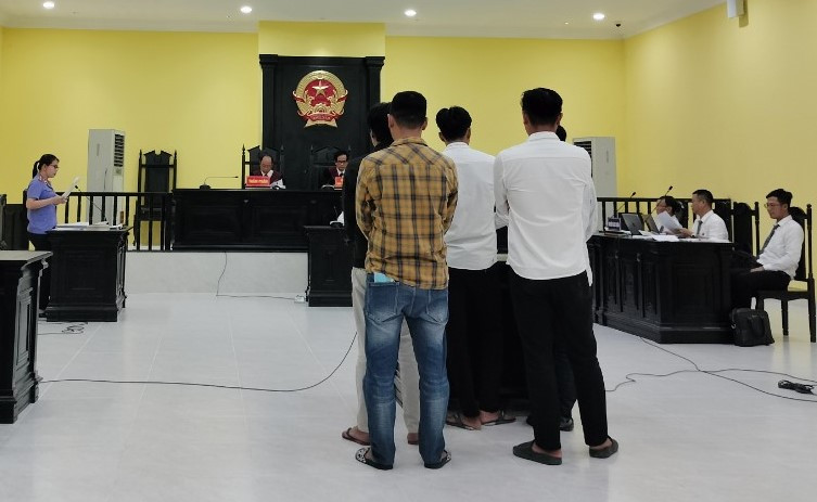 Các bị cáo tại phiên toà phúc thẩm. Các bị cáo tại phiên toà phúc thẩm.