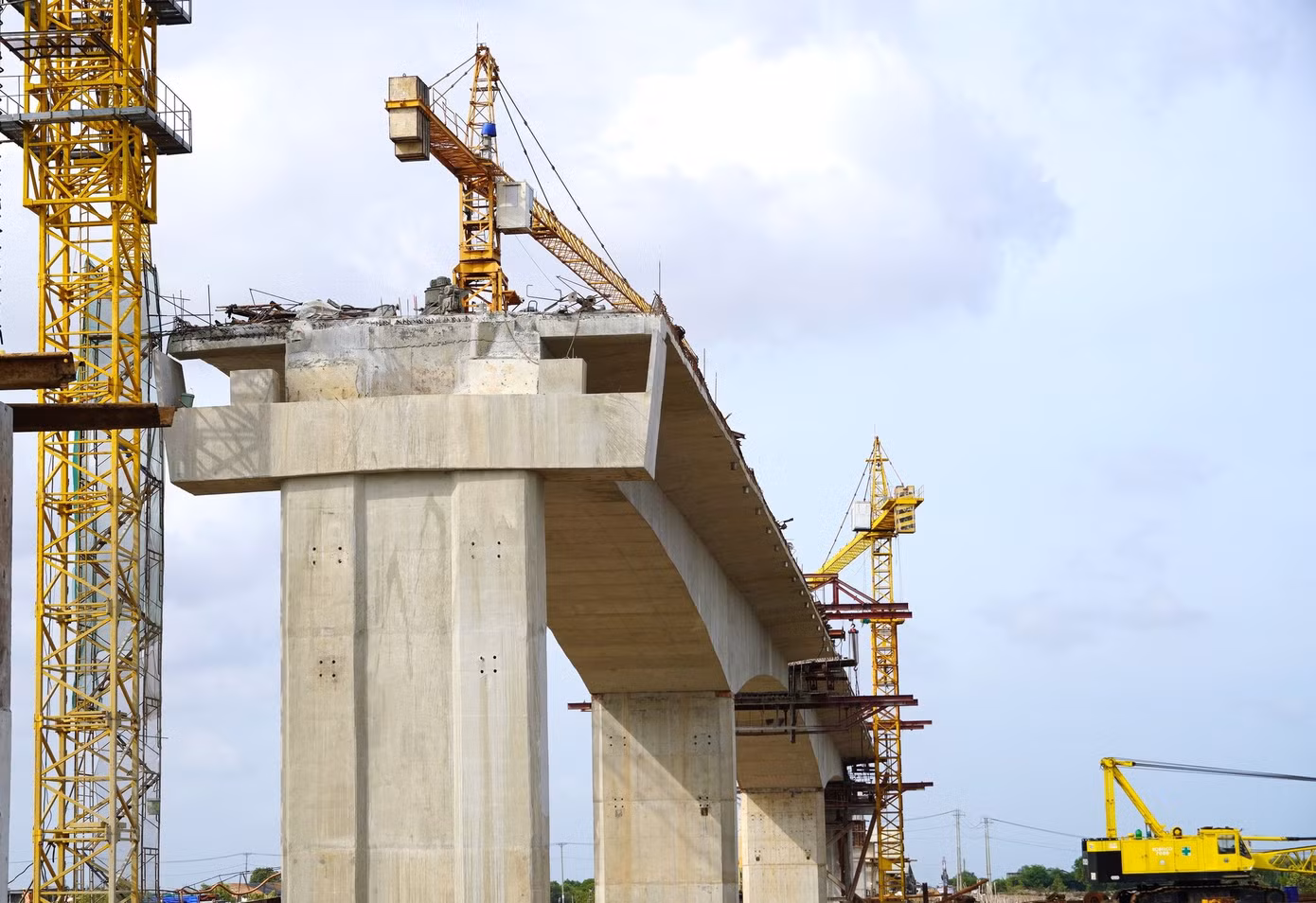 Dự án cầu Gành Hào tạo trục kết nối thông suốt từ cửa biển Sông Đốc (Cà Mau) với cửa biển Gành Hào (Bạc Liêu), rút ngắn thời gian lưu thông, đáp ứng nhu cầu vận tải ngày càng gia tăng. Công trình khi hoàn thành sẽ góp phần thu hút đầu tư, tạo động lực thúc đẩy phát triển kinh tế - xã hội 2 tỉnh cực Nam Tổ quốc. Dự án cầu Gành Hào tạo trục kết nối thông suốt từ cửa biển Sông Đốc (Cà Mau) với cửa biển Gành Hào (Bạc Liêu), rút ngắn thời gian lưu thông, đáp ứng nhu cầu vận tải ngày càng gia tăng. Công trình khi hoàn thành sẽ góp phần thu hút đầu tư, tạo động lực thúc đẩy phát triển kinh tế - xã hội 2 tỉnh cực Nam Tổ quốc.