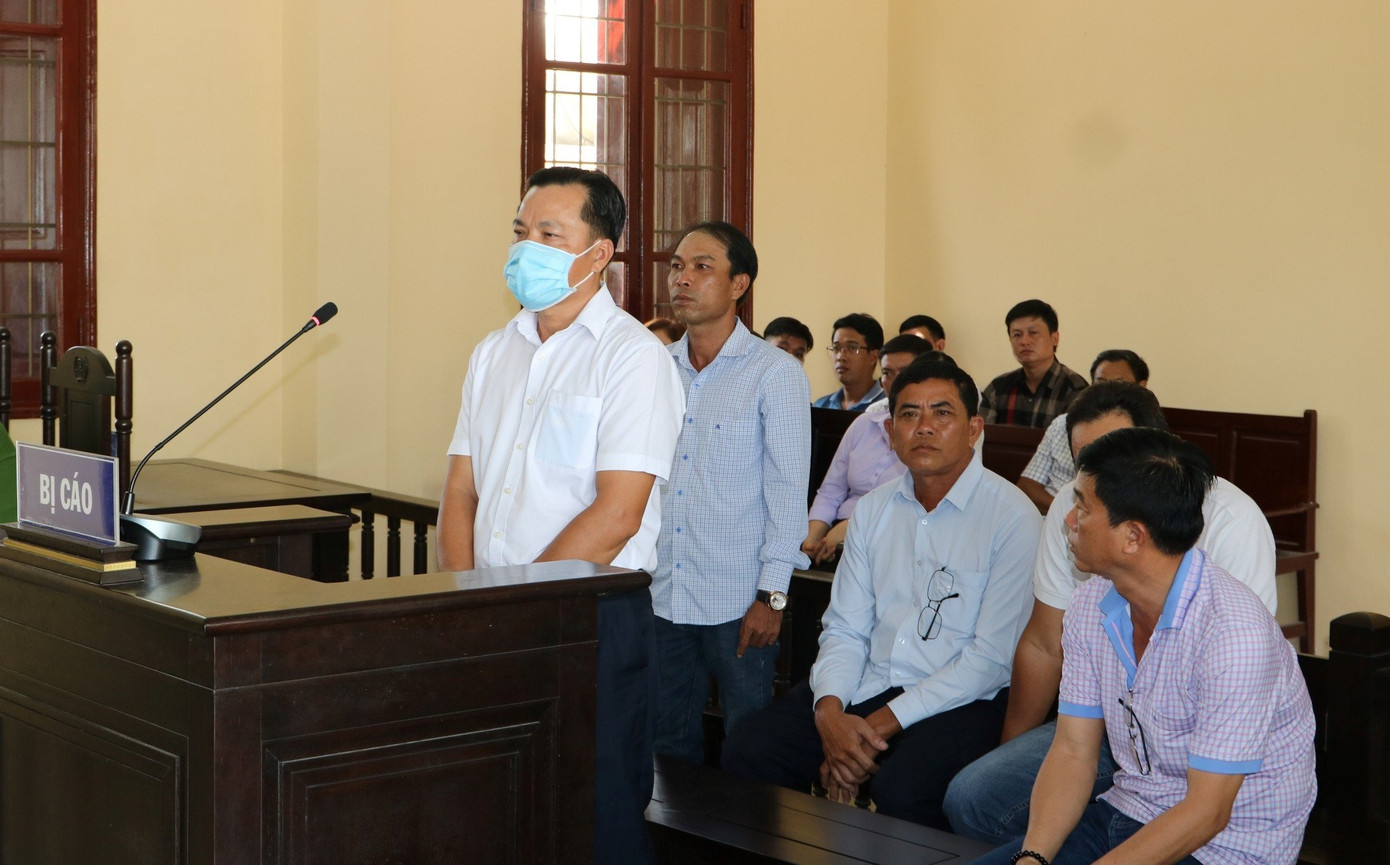 Các bị cáo tại phiên toà sơ thẩm.