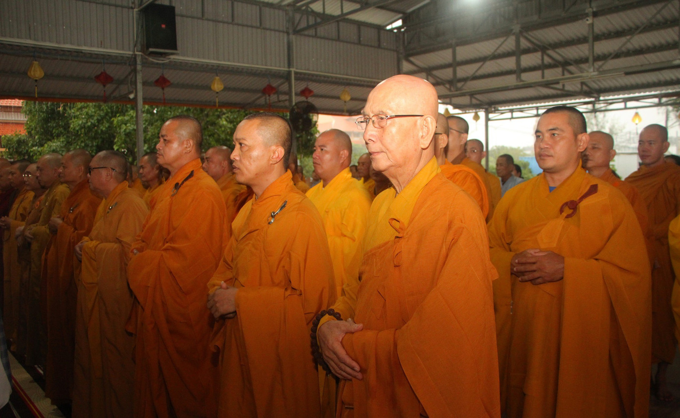 Lễ tưởng niệm tri ân công đức và tụng kinh cầu nguyện được thực hiện theo đúng nghi lễ phật giáo như một hình thức bày tỏ lòng thành kính, tri ân những đóng góp to lớn, công lao của Tổng Bí thư Nguyễn Phú Trọng trong sự nghiệp xây dựng, phát triển đất nước.