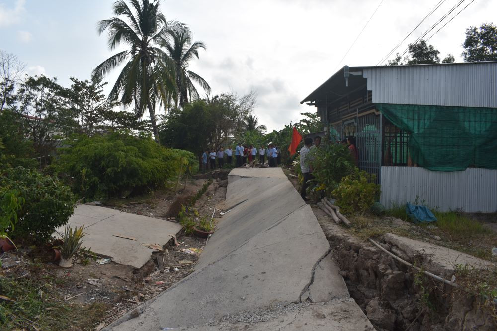 Đoàn công tác Cục Thủy lợi đi kiểm tra tình hình sụt lún tại xã Trần Hợi, huyện Trần Văn Thời, tỉnh Cà Mau. Đoàn công tác Cục Thủy lợi đi kiểm tra tình hình sụt lún tại xã Trần Hợi, huyện Trần Văn Thời, tỉnh Cà Mau.