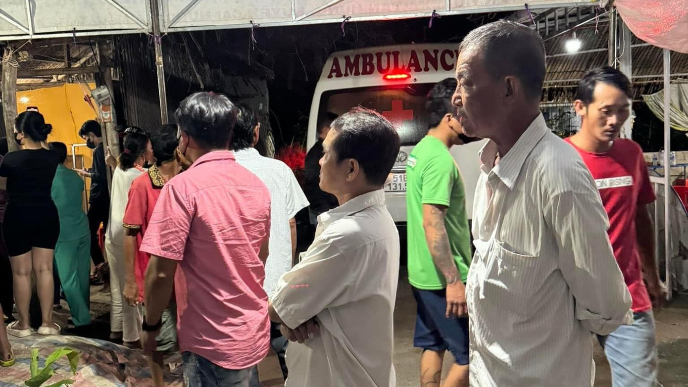 Thi thể chị L.T.V. được đưa về quê.