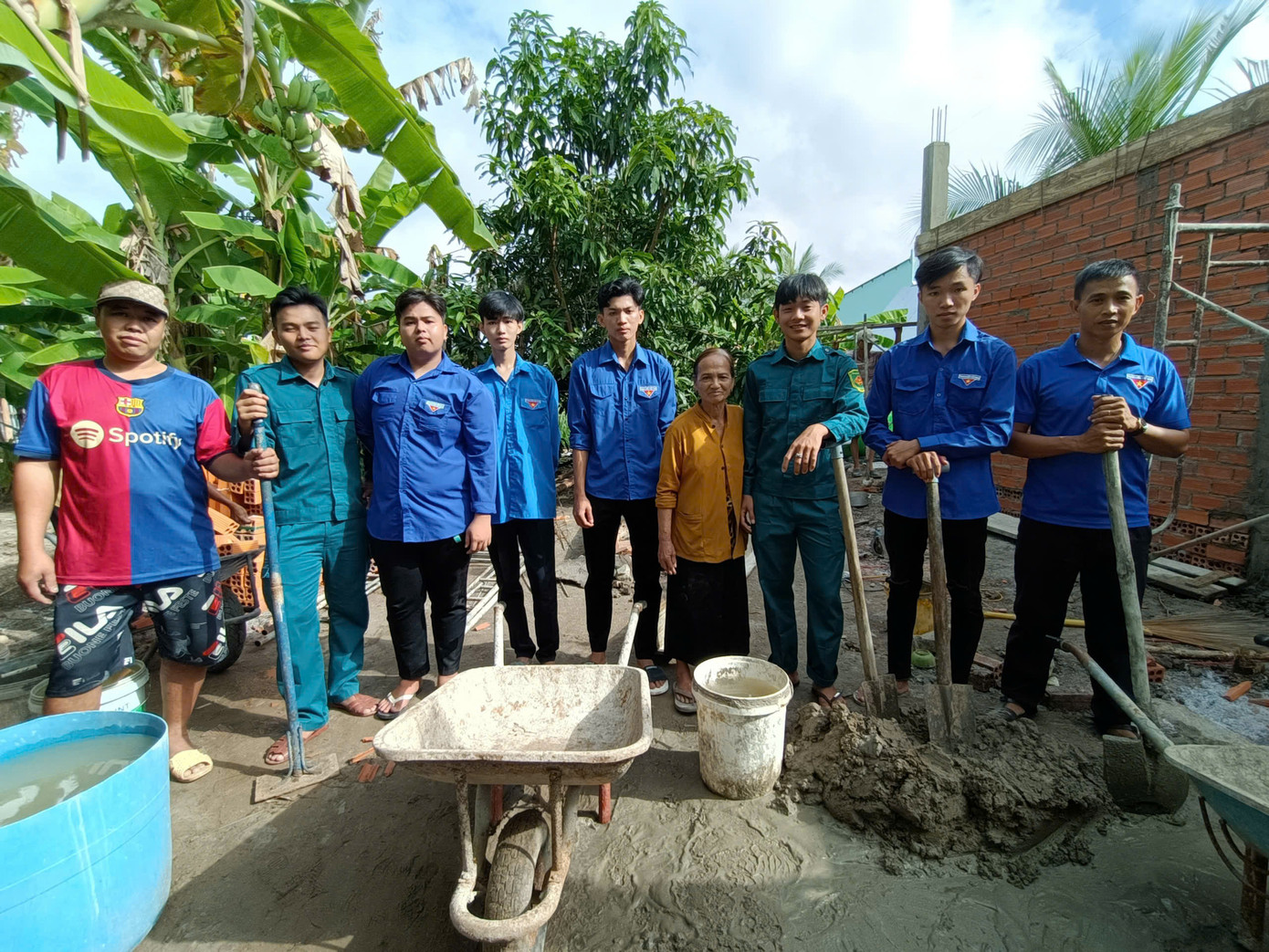 Tuổi trẻ Cà Mau chung tay xóa nhà tạm, nhà dột nát.