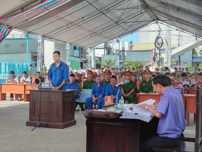 Phiên toà lưu động xét xử vụ án "Tổ chức, môi giới cho người khác xuất cảnh, nhập cảnh trái phép".