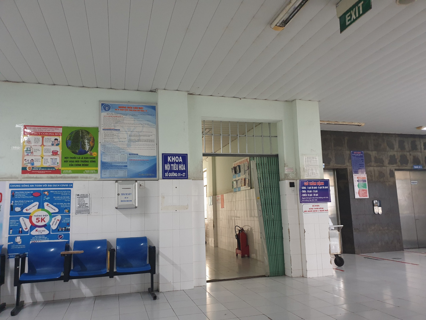 Khoa Nội tiêu hóa - Bệnh viện Đa khoa Cà Mau đang điều trị 7 người nghi ngộ độc thực phẩm. Khoa Nội tiêu hóa - Bệnh viện Đa khoa Cà Mau đang điều trị 7 người nghi ngộ độc thực phẩm.