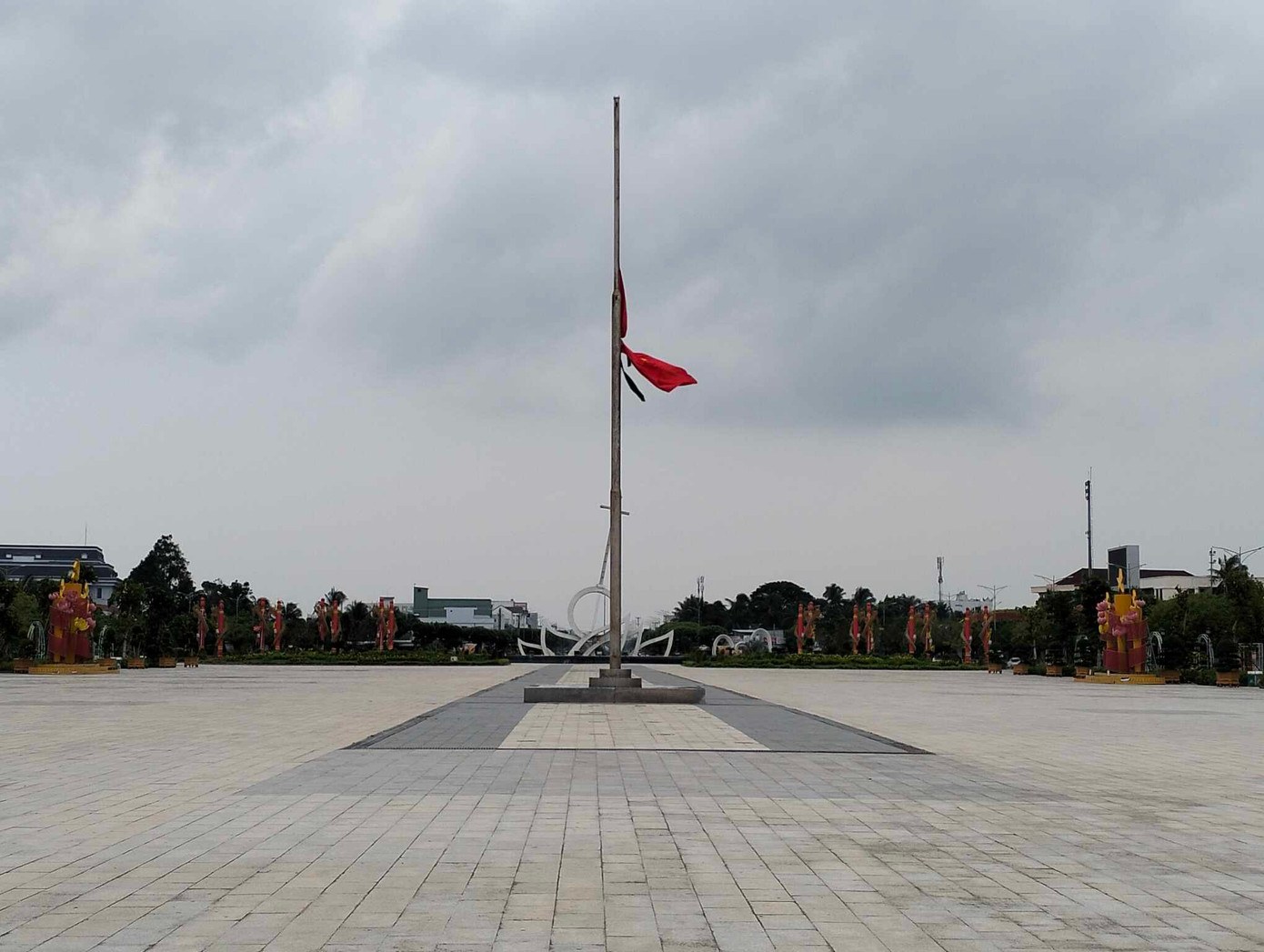 Quảng trường Hùng Vương (TP. Bạc Liêu, tỉnh Bạc Liêu). Quảng trường Hùng Vương (TP. Bạc Liêu, tỉnh Bạc Liêu).