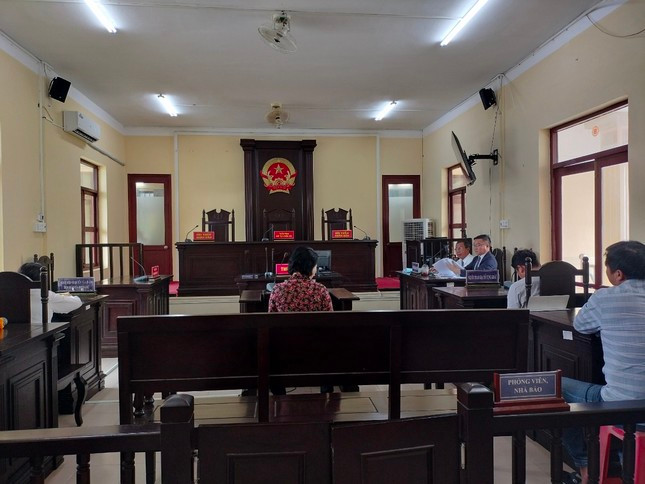 Bà Âu Ngọc Vững tại phiên tòa xét xử sơ thẩm. Bà Âu Ngọc Vững tại phiên tòa xét xử sơ thẩm.