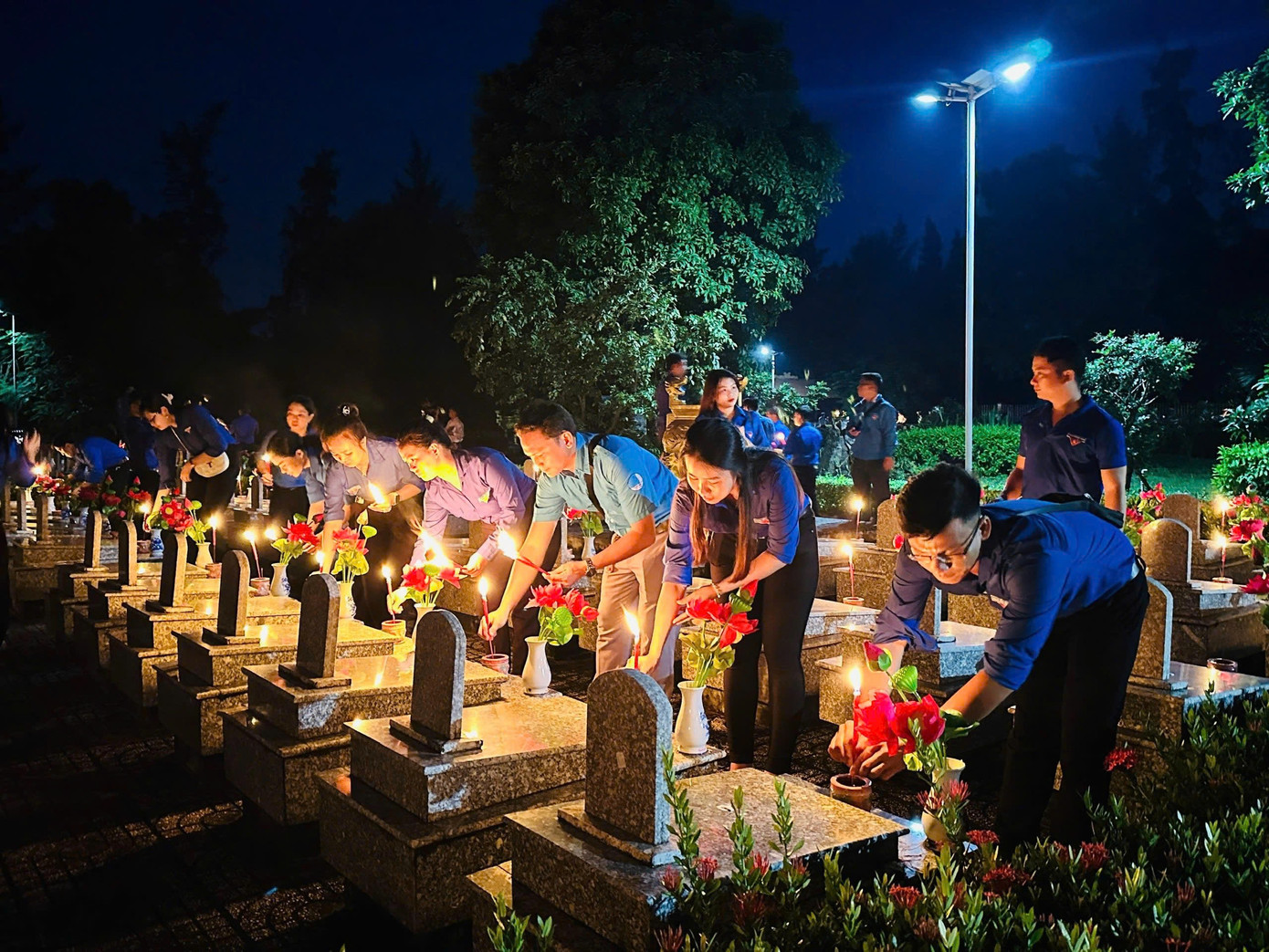 Lễ thắp nến tri ân.