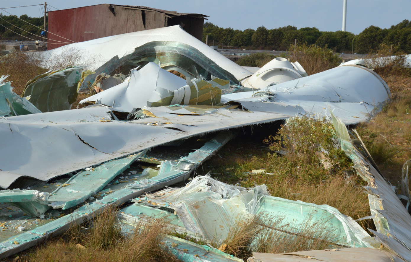 Hiện trường cánh quạt điện gió rơi từ độ cao hơn 140m.