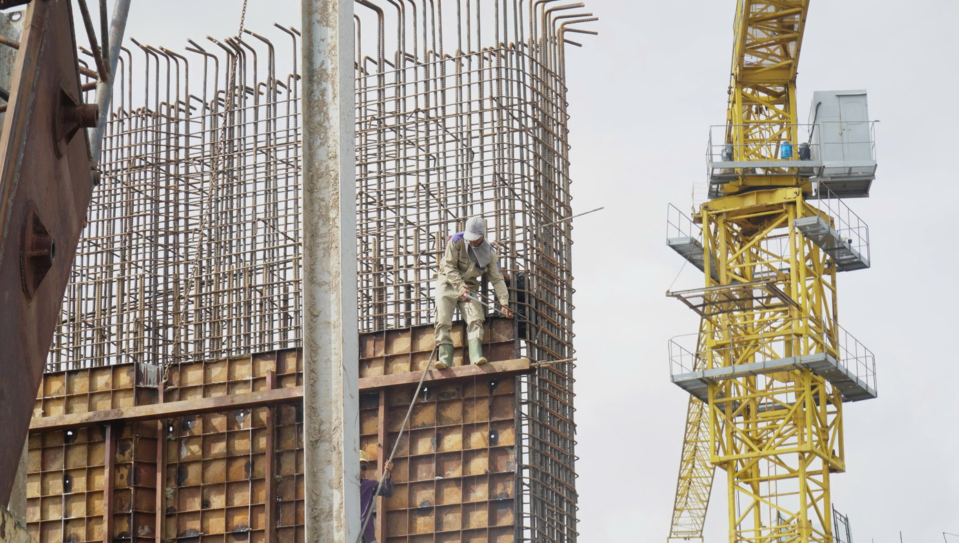 Theo chủ đầu tư, dự án cũng gặp khó khăn do giá vật liệu tăng cao, khan hiếm. Tuy nhiên, đến nay khối lượng công việc đảm bảo, dự kiến thông xe kỹ thuật trước Tết Nguyên đán 2025.