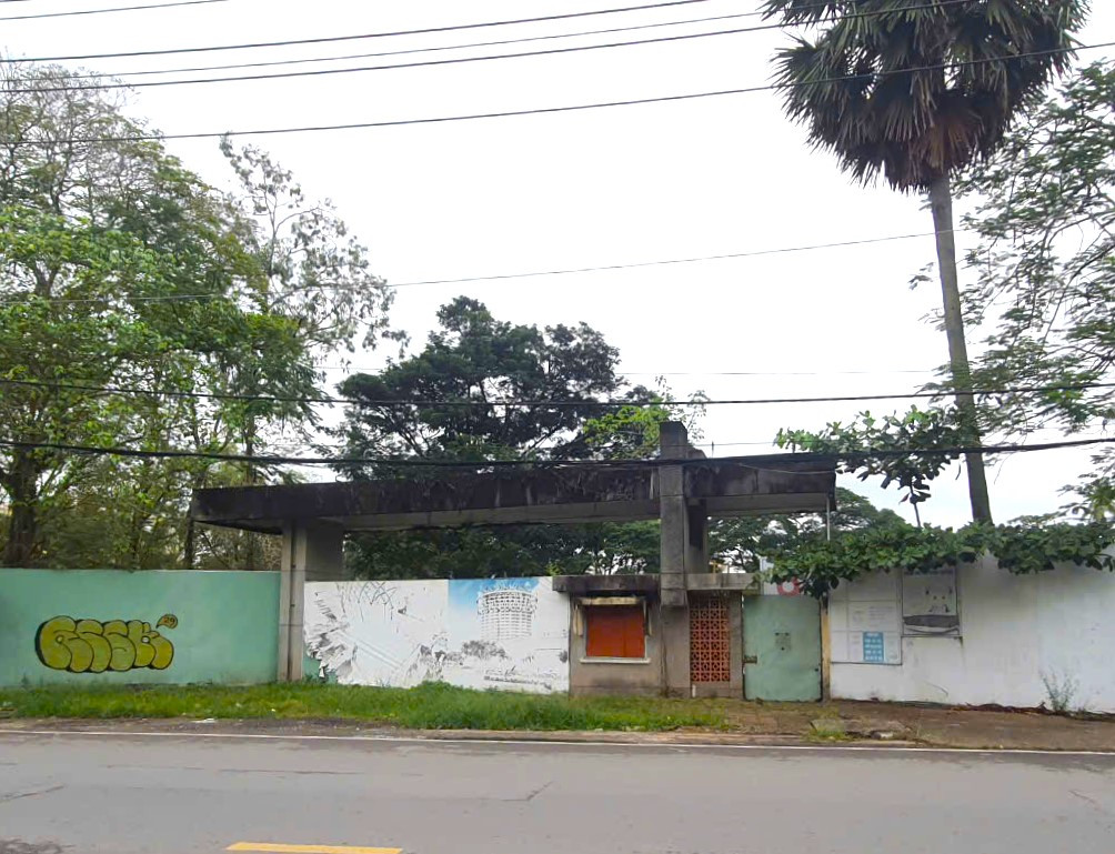 Khu đất xây khách sạn 5 sao giữa trung tâm thành phố Bạc Liêu bị bỏ hoang nhiều năm nay. Khu đất xây khách sạn 5 sao giữa trung tâm thành phố Bạc Liêu bị bỏ hoang nhiều năm nay.