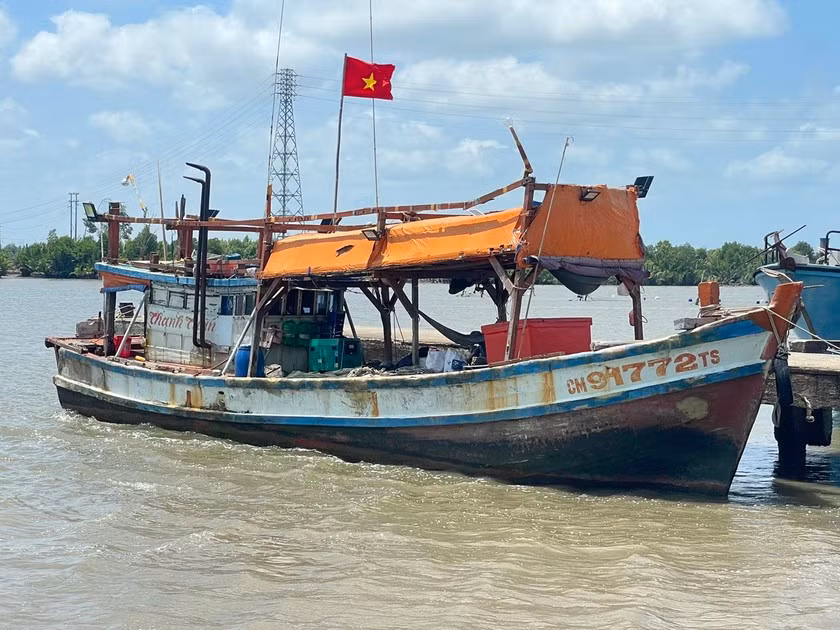 Tàu cá giữ 10 thiết bị VMS tàu cá khác vào tháng 3/2023.
