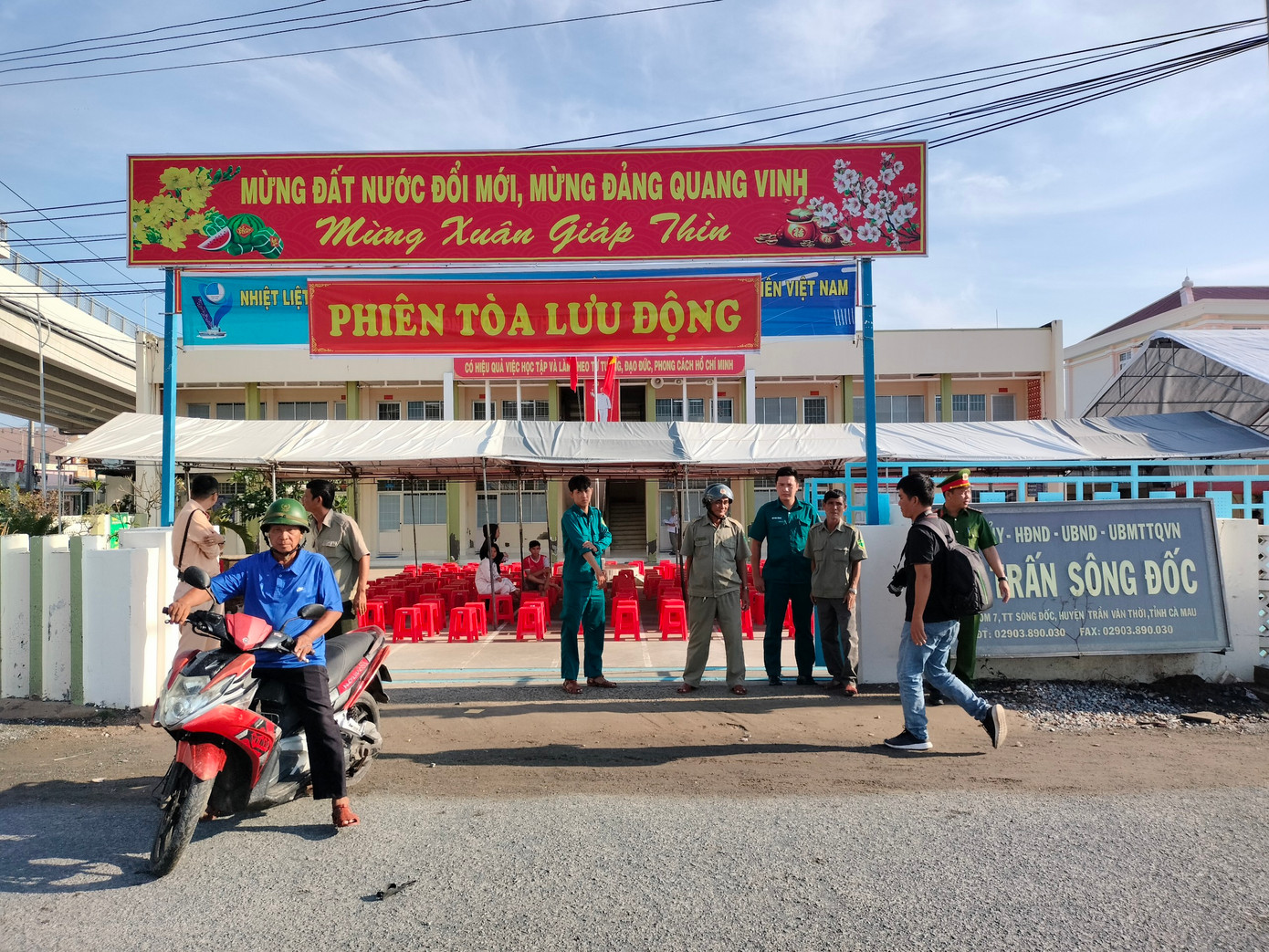 Phiên tòa lưu động xét xử vụ án tổ chức cho người khác trốn đi nước ngoài.