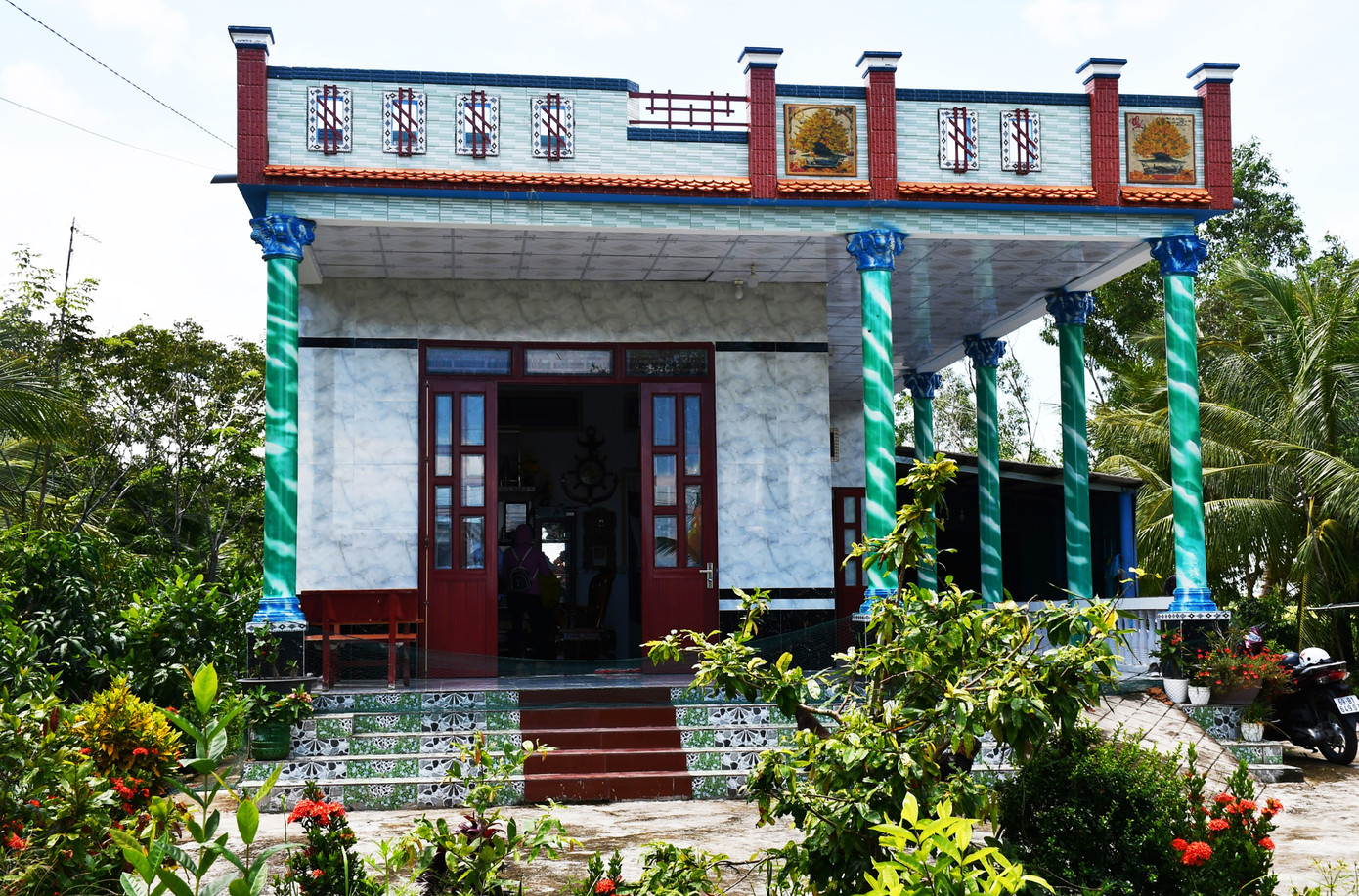 Căn nhà kiên cố ở xã Trần Hợi (huyện Trần Văn Thời, Cà Mau) mới xây dựng từ mô hình "hùn vàng".