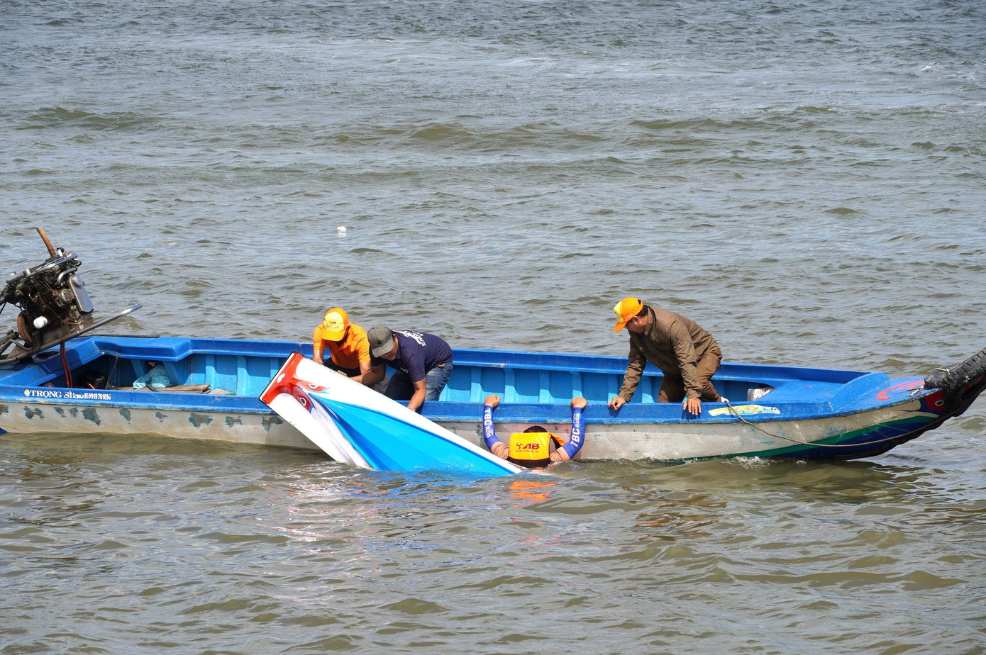 Các vận động viên thi đấu bằng hình thức bắt thăm đấu loại trực tiếp, đường đua 600 m. Giải thưởng gồm 4 giải nhất, nhì, ba, tư, với giải nhất là phần thưởng 50 triệu đồng và bộ vỏ máy, chân vịt từ nhà tài trợ. Các vận động viên thi đấu bằng hình thức bắt thăm đấu loại trực tiếp, đường đua 600 m. Giải thưởng gồm 4 giải nhất, nhì, ba, tư, với giải nhất là phần thưởng 50 triệu đồng và bộ vỏ máy, chân vịt từ nhà tài trợ.