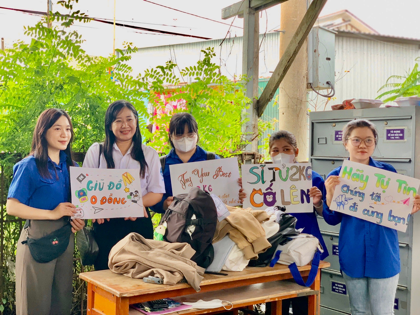 Mô hình giữ đồ hộ cho thí sinh. Mô hình giữ đồ hộ cho thí sinh.