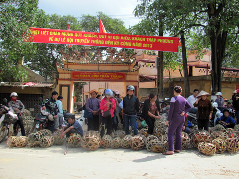 Nhộn nhịp phố bán gia cầm tại TP Lạng Sơn