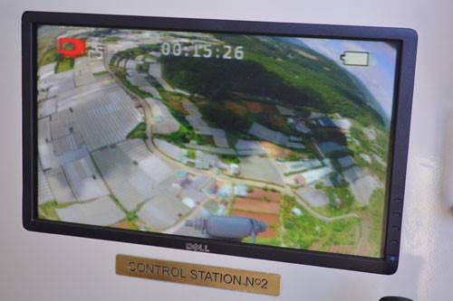 Hình ảnh được truyền về trực tiếp cho phòng điều khiển. Ảnh: Thanh Niên. Hình ảnh được truyền về trực tiếp cho phòng điều khiển. Ảnh: Thanh Niên