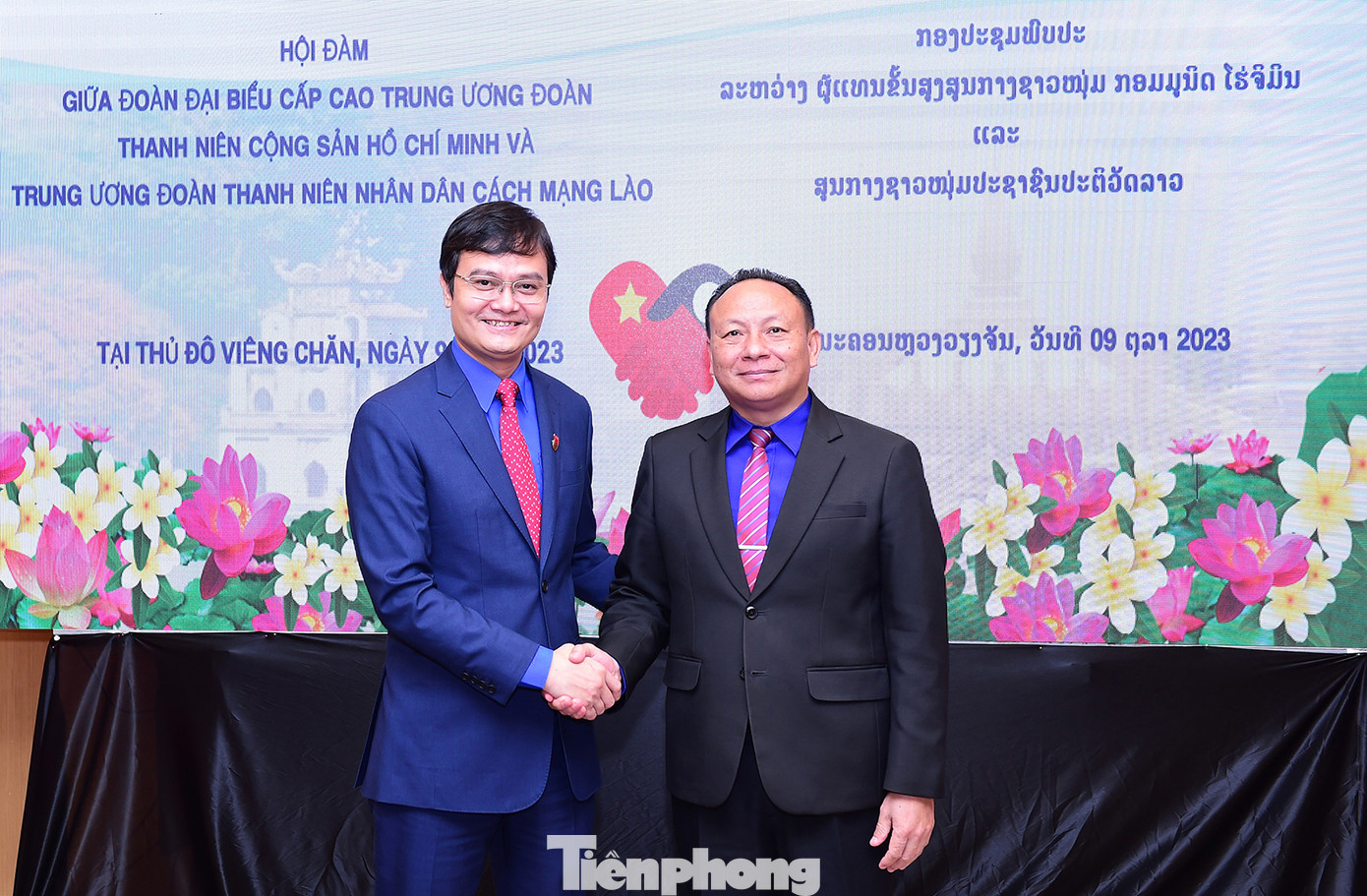 Anh Bùi Quang Huy và anh Monexay Laomoaxong tại buổi hội đàm. Ảnh: Xuân Tùng Anh Bùi Quang Huy và anh Monexay Laomoaxong tại buổi hội đàm. Ảnh: Xuân Tùng