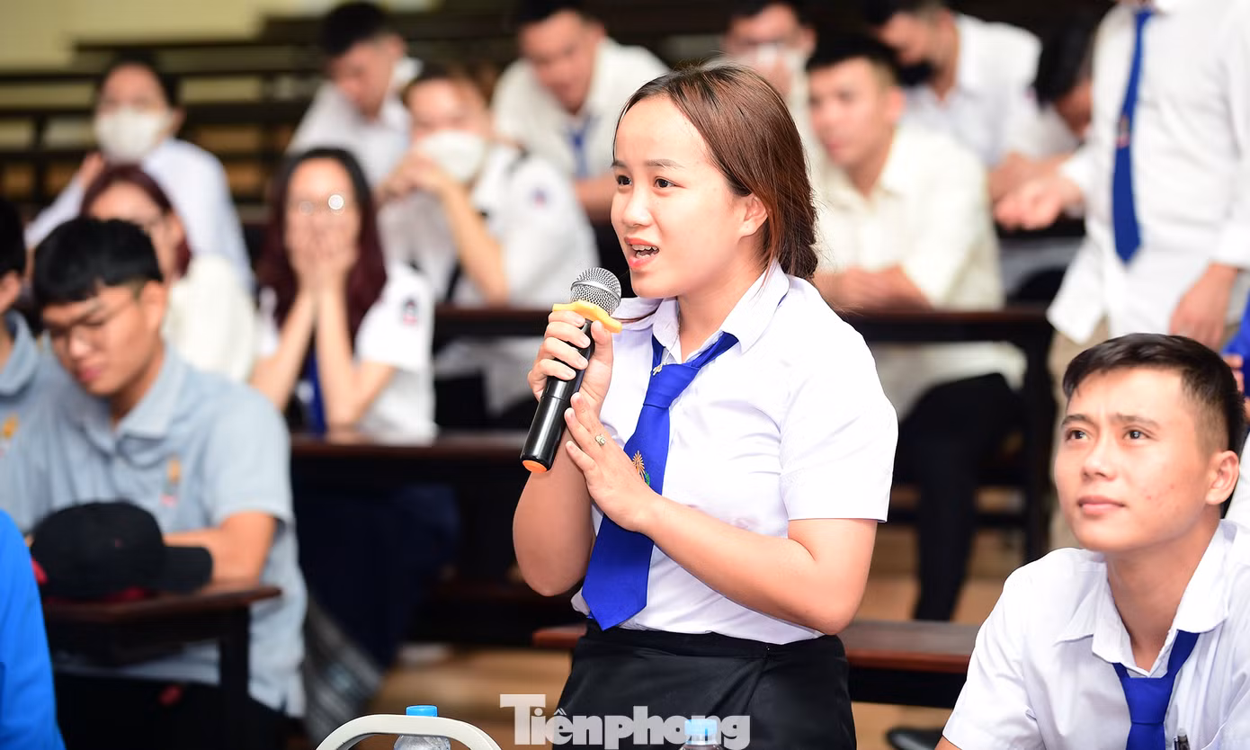 Nhiều ý kiến đã được chia sẻ từ các bạn sinh viên và thành viên đoàn đại biểu thanh niên Việt Nam. Ảnh: Xuân Tùng Nhiều ý kiến đã được chia sẻ từ các bạn sinh viên và thành viên đoàn đại biểu thanh niên Việt Nam. Ảnh: Xuân Tùng