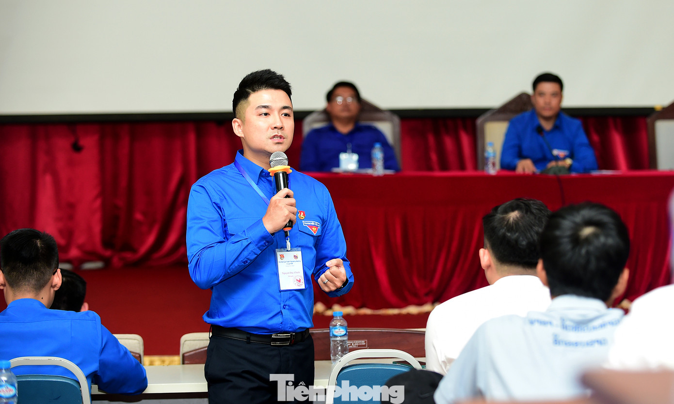 Nhiều ý kiến đã được chia sẻ từ các bạn sinh viên và thành viên đoàn đại biểu thanh niên Việt Nam. Ảnh: Xuân Tùng