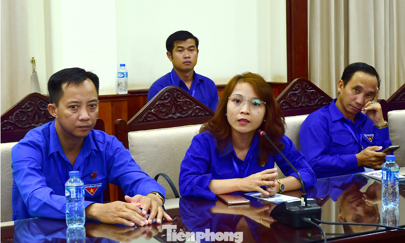 Chị Nguyễn Uyên Thao chia sẻ tại chương trình. Ảnh: Xuân Tùng