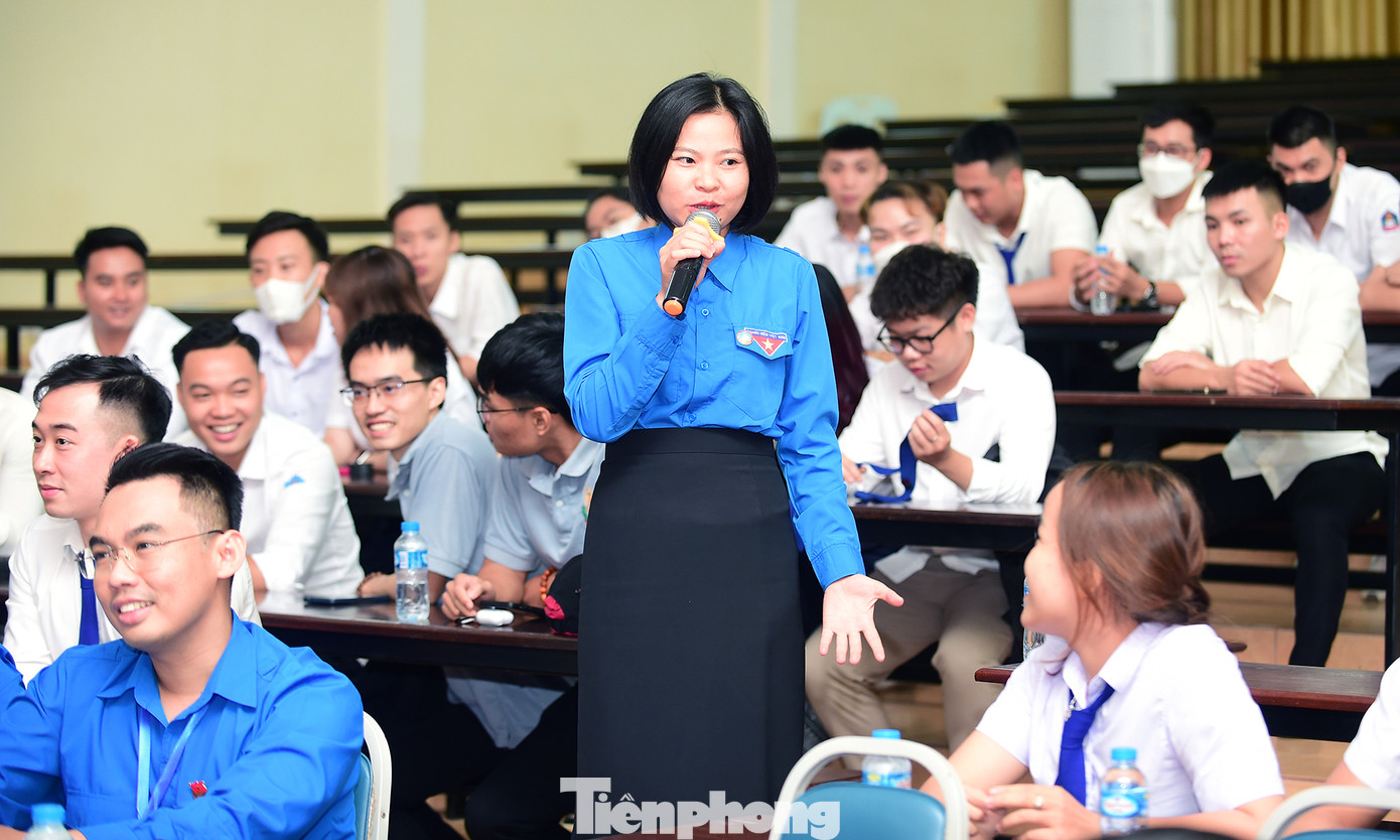 Nhiều ý kiến đã được chia sẻ từ các bạn sinh viên và thành viên đoàn đại biểu thanh niên Việt Nam. Ảnh: Xuân Tùng