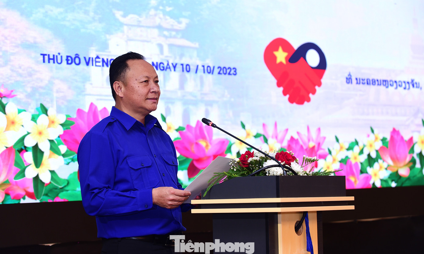 Anh Monxay Laomuasong phát biểu khai mạc chương trình. Ảnh: Xuân Tùng