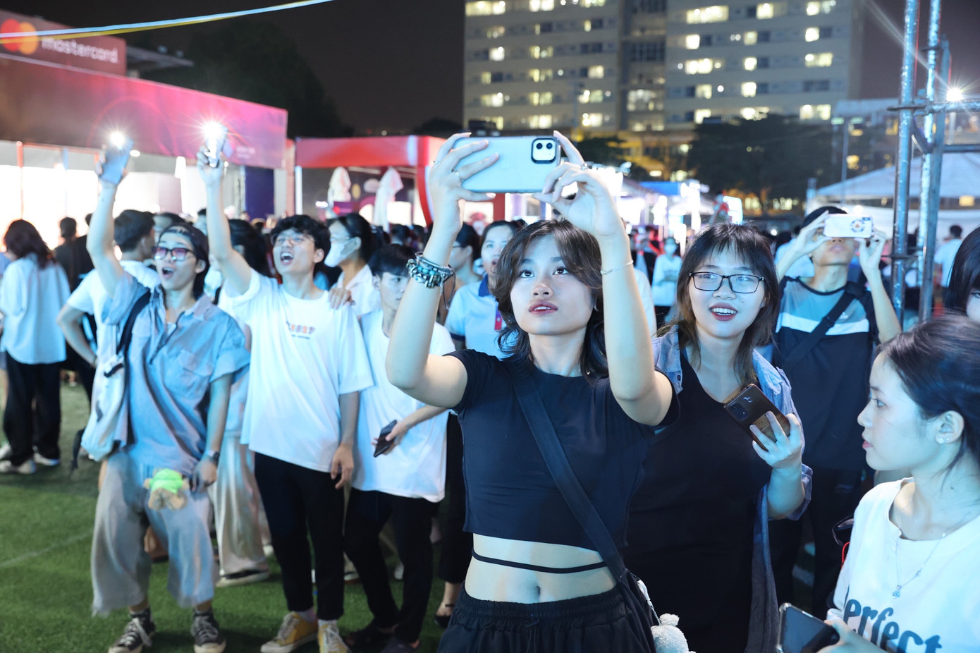 Đông đảo các bạn trẻ tại chương trình. Ảnh: Trọng Tài Đông đảo các bạn trẻ tại chương trình. Ảnh: Trọng Tài