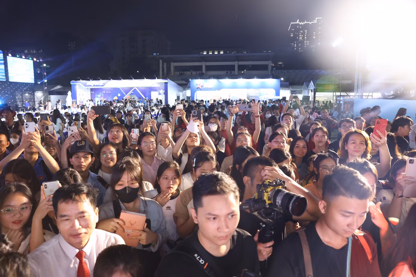 Đông đảo các bạn trẻ tại chương trình. Ảnh: Trọng Tài