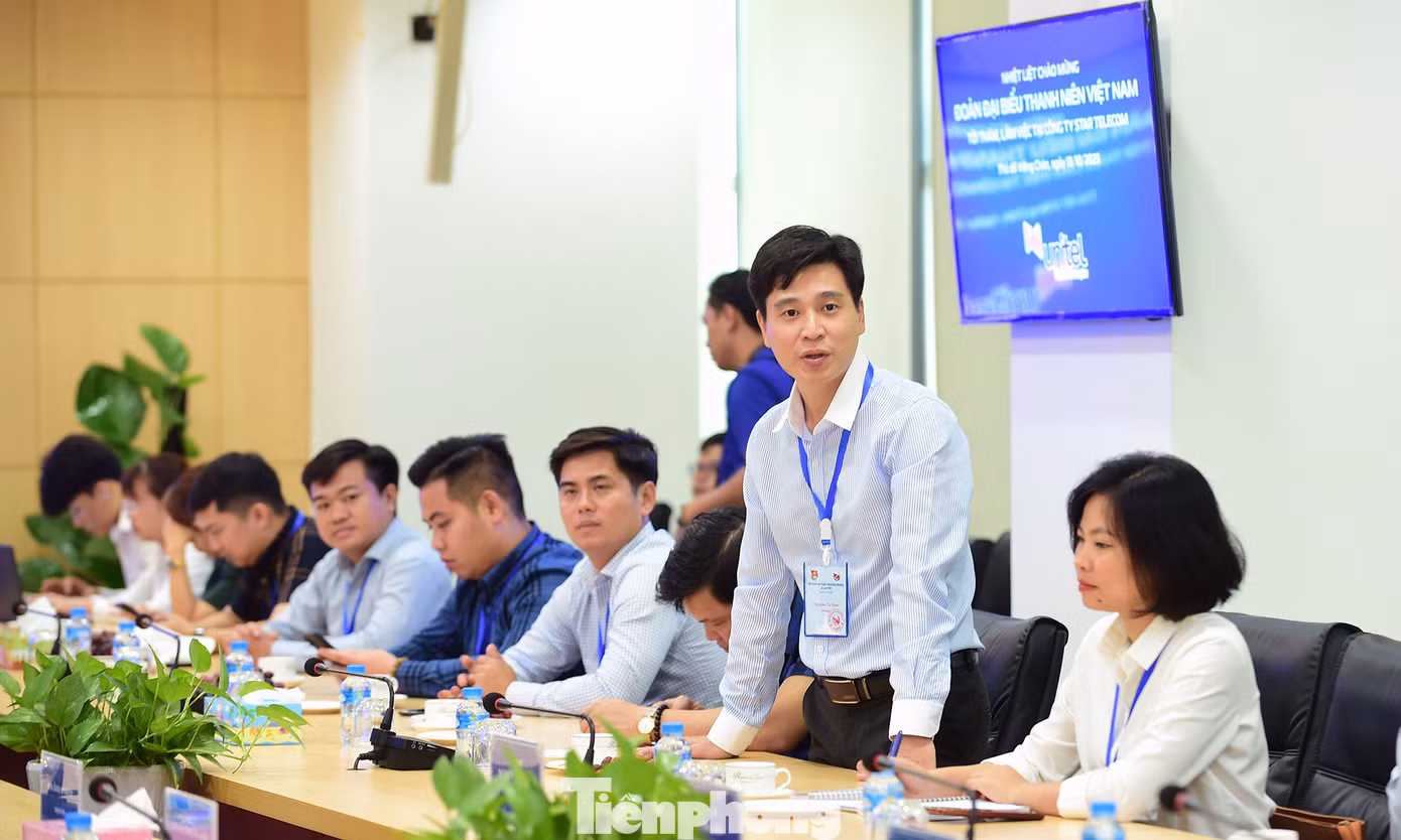 Anh Nguyễn Tử Nam - Trưởng Ban Phong trào, Tỉnh Đoàn Ninh Bình, bày tỏ quan tâm các hoạt động hỗ trợ thanh niên khởi nghiệp, phát triển kinh tế của Unitel. Ảnh: Xuân Tùng Anh Nguyễn Tử Nam - Trưởng Ban Phong trào, Tỉnh Đoàn Ninh Bình, bày tỏ quan tâm các hoạt động hỗ trợ thanh niên khởi nghiệp, phát triển kinh tế của Unitel. Ảnh: Xuân Tùng