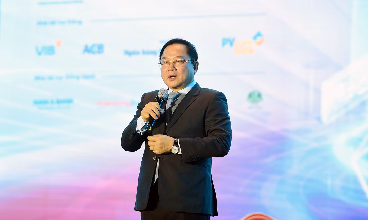 Nhà báo Lê Xuân Sơn phát biểu tại chương trình. Ảnh: Xuân Tùng