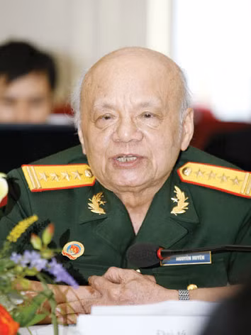 Đại tá Nguyễn Huyên Thư ký của Đại tướng Võ Nguyên Giáp