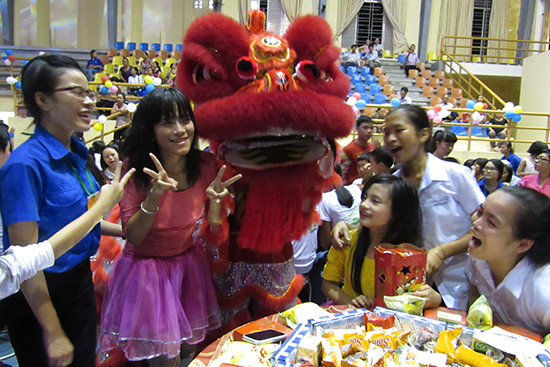 Trung thu sớm cho hơn 1.000 trẻ nghèo, khuyết tật ảnh 6