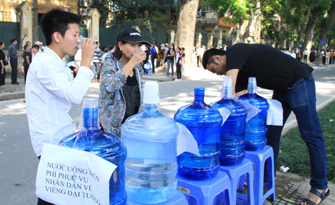 Nước uống miễn phí cũng được cung cấp tại nhiều điểm