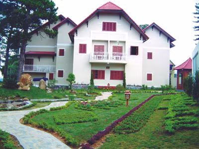 Những biệt thự cũ nát đã được HA- GL nâng cấp 