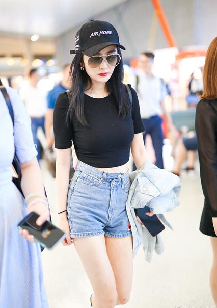 Dương Mịch mặc gợi cảm khoe chân thon dài ảnh 10