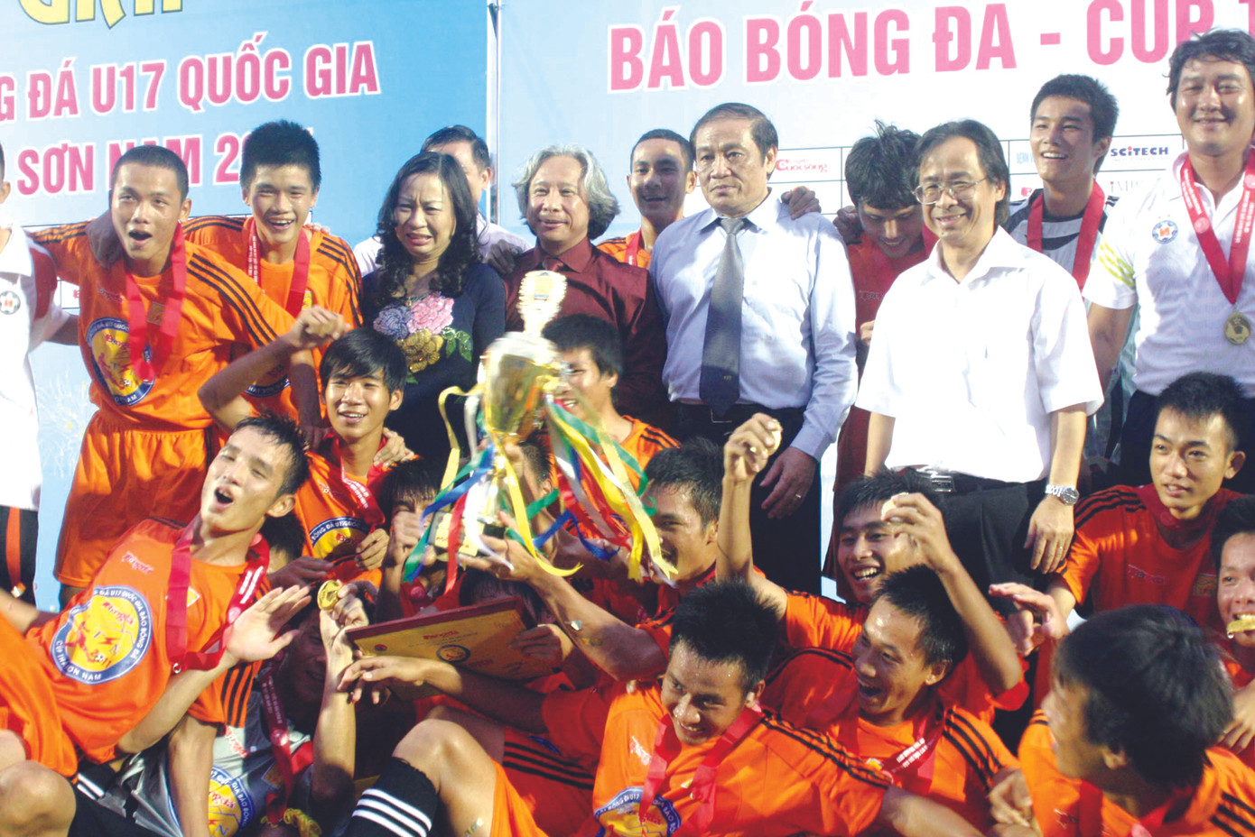 SHB Đà Nẵng lại đăng quang