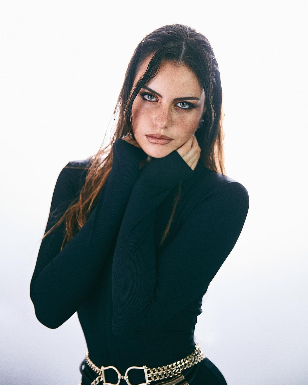 Năm ngoái, đại diện Chile tại Hoa hậu Hoàn vũ 2023 là người đẹp Celeste Viel. Chung cuộc, cô vào top 20.