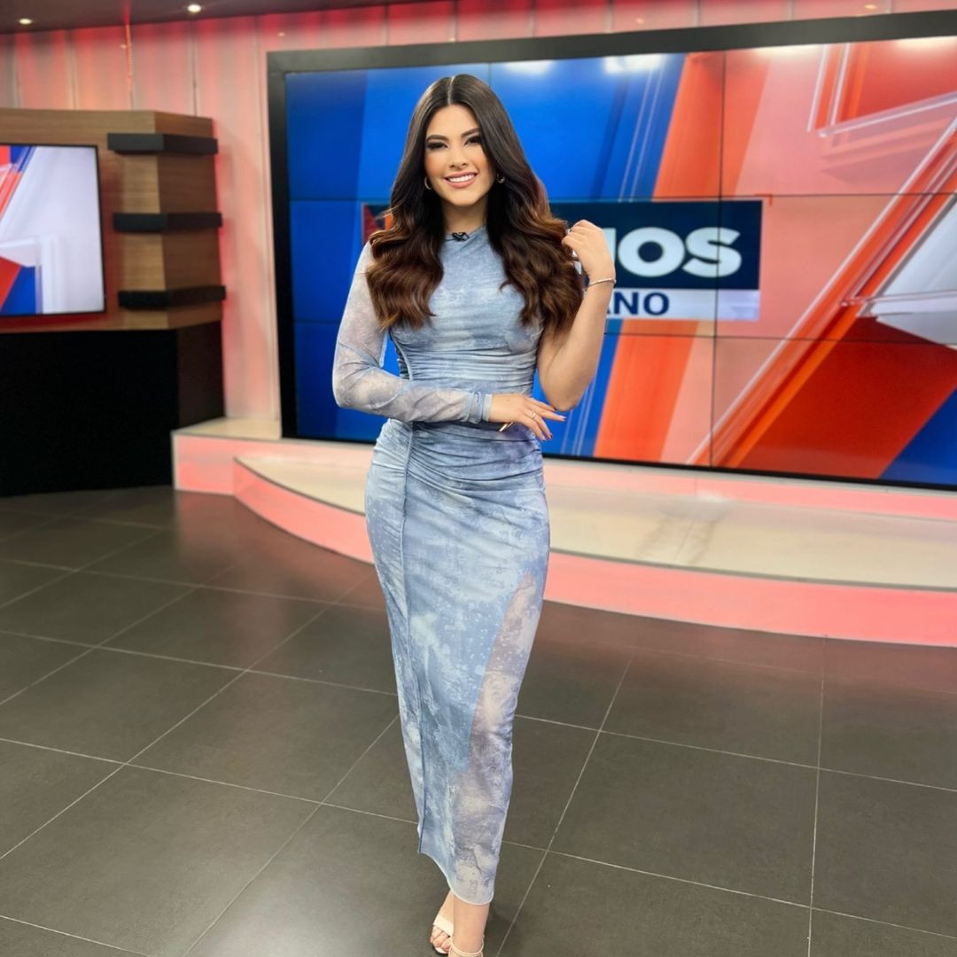 Andrea năm nay 29 tuổi, cao 1,73 m, có thân hình săn chắc và nóng bỏng.