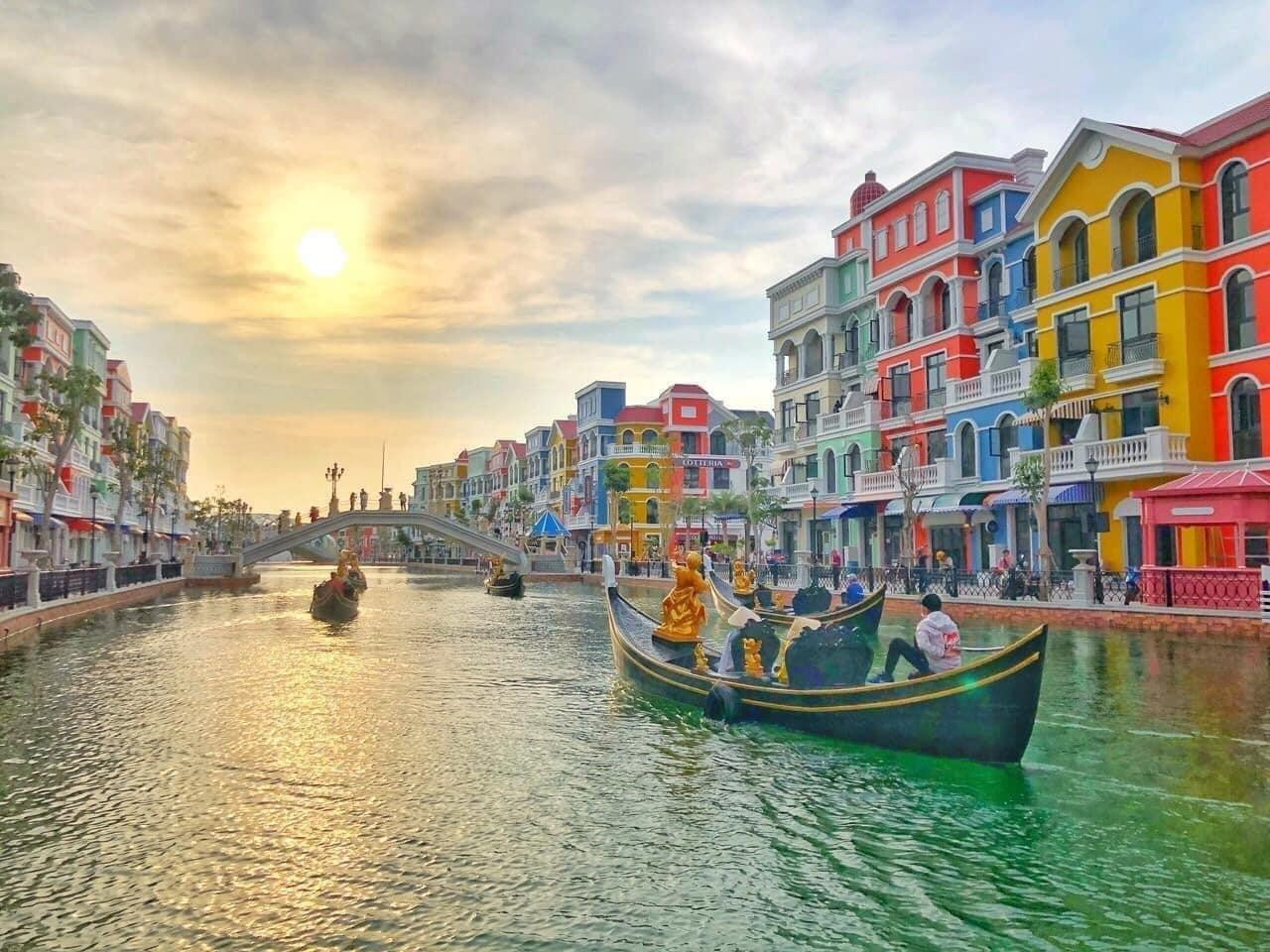 Các điểm du lịch như Phú Quốc thu hút nhiều khách đến vào cao điểm hè.