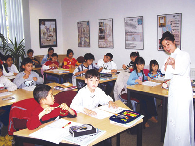 Một lớp học tiếng Việt tại Pháp. Một lớp học tiếng Việt tại Pháp