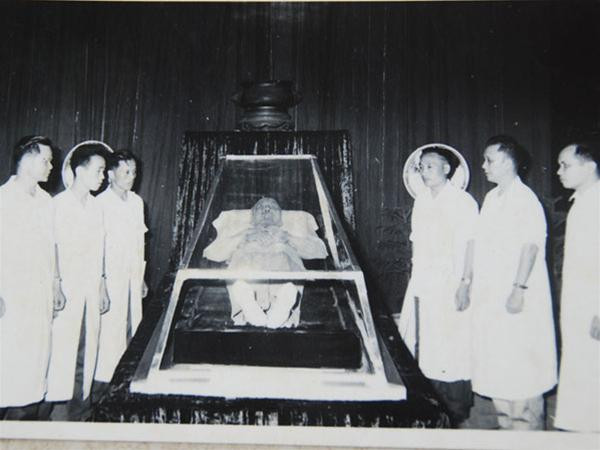 Tổ y tế đặc biệt bên Bác, đêm 2/9/1969