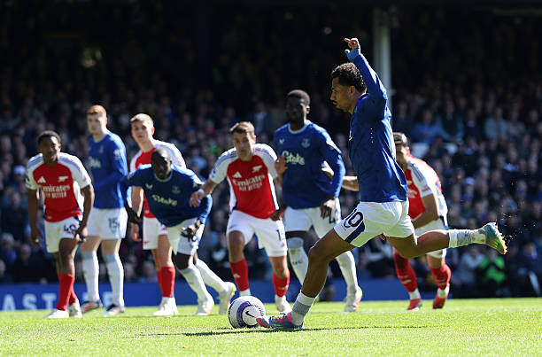 Arsenal mất điểm trên sân Everton ảnh 21 Arsenal mất điểm trên sân Everton ảnh 21