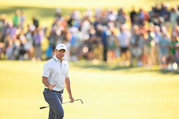 Rory McIlroy vươn lên dẫn đầu sau vòng 3 The Masters.