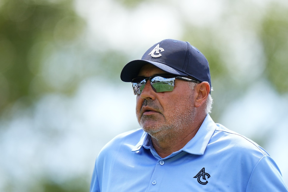 Angel Cabrera giành chiến thắng tại PGA Tour sau 11 năm.