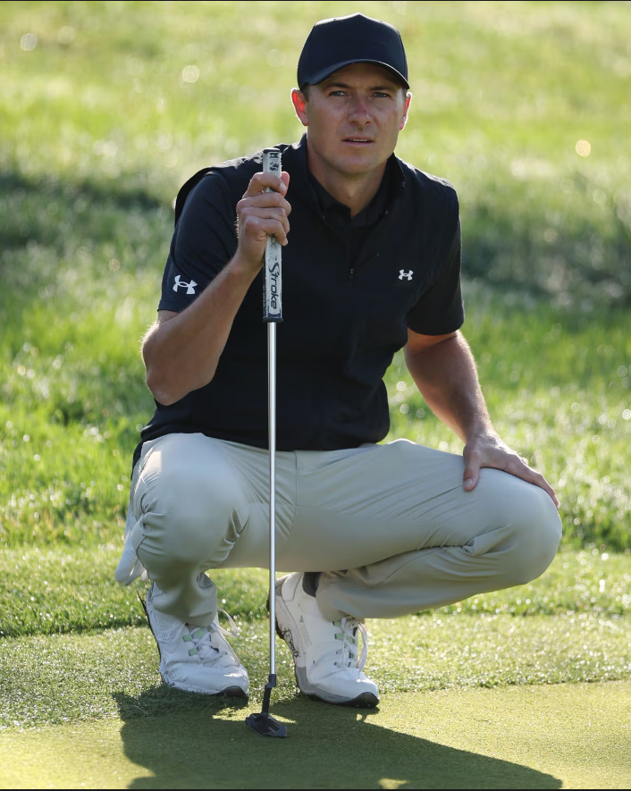 Jordan Spieth từng là hình mẫu kế thừa ngai vàng của Tiger Woods.