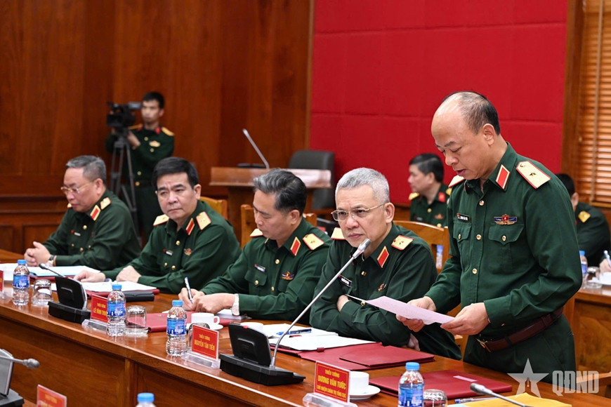 Thiếu tướng Dương Văn Tước, Chủ nhiệm Chính trị Tổng cục II báo cáo tóm tắt biên bản bàn giao.